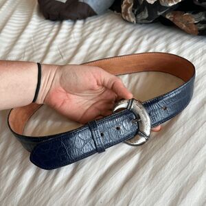 Zelé Atlanta Navy Embossed Leather Belt Silver Buckle Cowhide Lining 28 Small